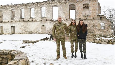 İ­l­h­a­m­ ­A­l­i­y­e­v­­d­e­n­ ­E­r­m­e­n­i­s­t­a­n­ ­i­ş­g­a­l­i­n­d­e­n­ ­k­u­r­t­a­r­ı­l­a­n­ ­b­ö­l­g­e­l­e­r­e­ ­z­i­y­a­r­e­t­